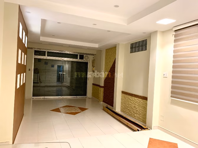 Cho thuê mặt bằng nhà 8d Trần Hữu Trang