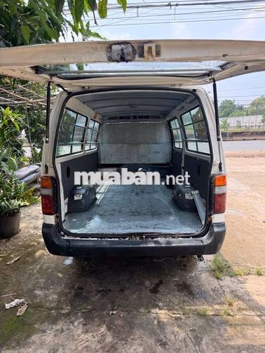 Toyota Hiace 2002 Trắng Sàn Xăng