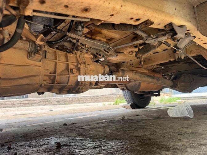 Toyota Hiace 2002 Trắng Sàn Xăng
