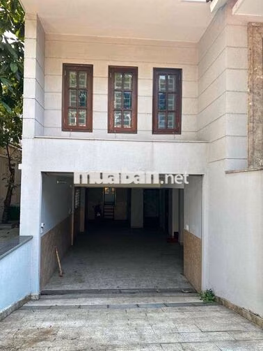 Biệt thự nguyên căn giá tốt ngang 12.5 mét có hầm thang máy