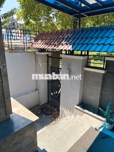 Biệt thự nguyên căn giá tốt ngang 12.5 mét có hầm thang máy