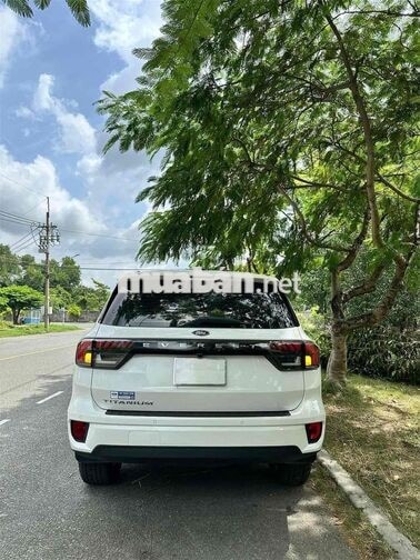 Ford Everest Titanium 2 cầu 2025 Trắng Tự động