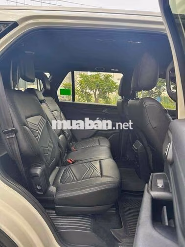 Ford Everest Titanium 2 cầu 2025 Trắng Tự động
