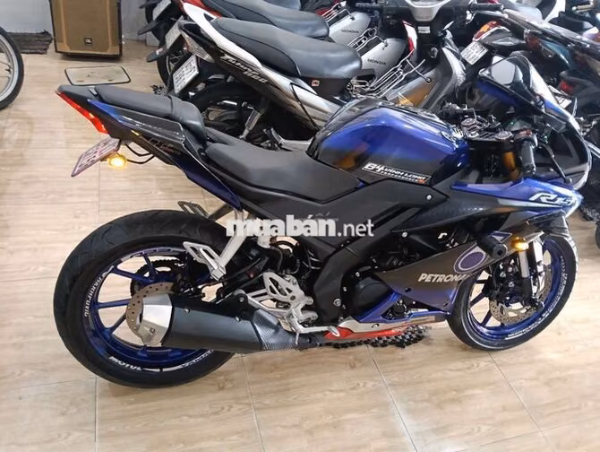 Yamaha R15 Xanh đen 5000 km, như mới 