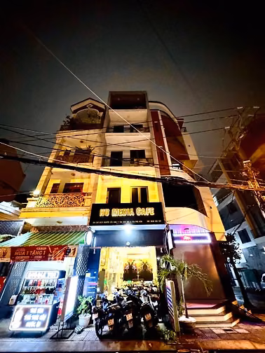 Sang nhanh 250tr Cafe Film Dthu 75tr/Thang