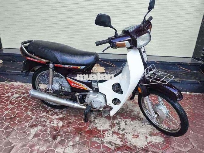 Honda Dream Trung Quốc màu Nâu nhãn hiệu Lifan