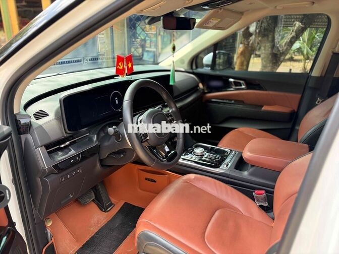 KIA Carnival 2.2D Signature 2024 Trắng