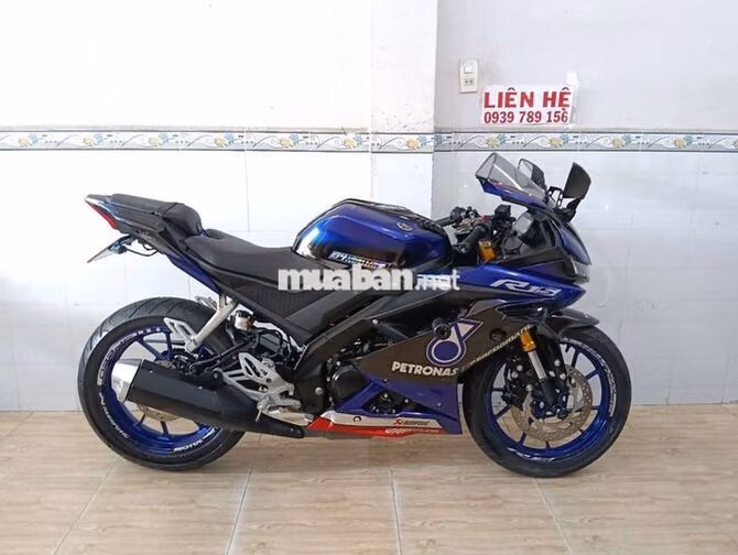 Yamaha R15 Xanh đen 5000 km, như mới 