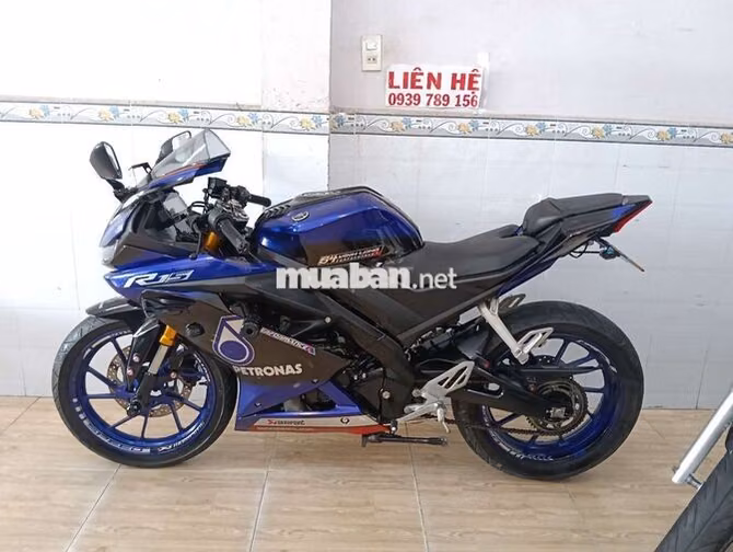 Yamaha R15 Xanh đen 5000 km, như mới 