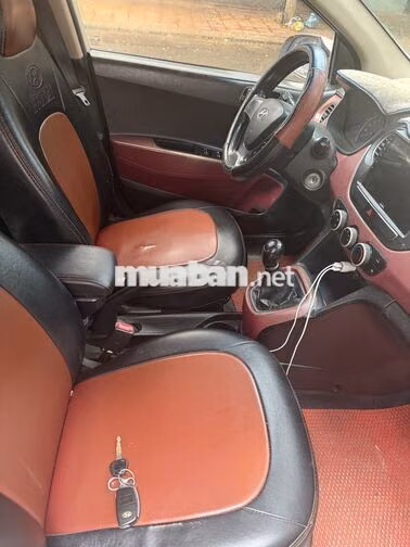 Hyundai i10 2014 Trắng 13 vạn