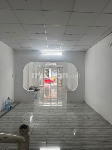 cho thuê nhà mặt tiền đường Lê Văn Huân