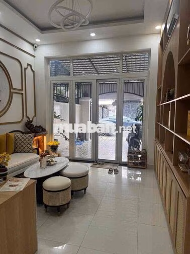 NHÀ ĐẸP KHU ĐỒNG BỘ 8M CÓ CHỖ ĐẬU XE HƠI GIÁ 12 TRIỆU