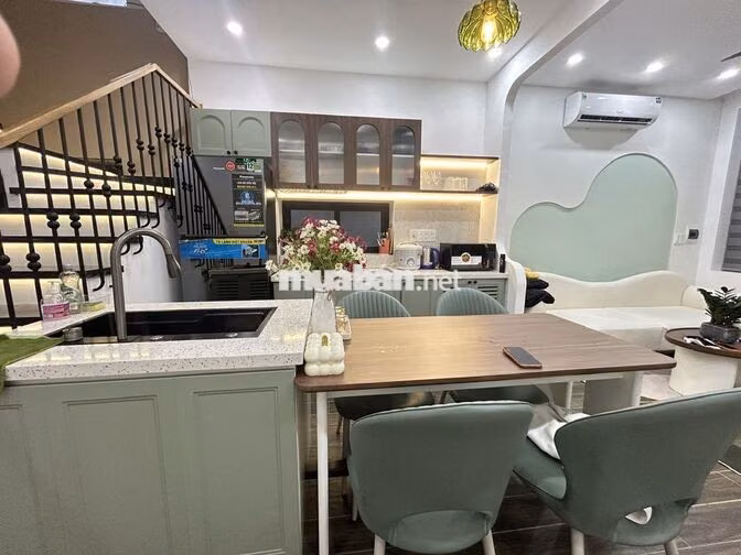 Cho thuê nhà nguyên căn Hoàng Diệu – nội thất cực xinh
