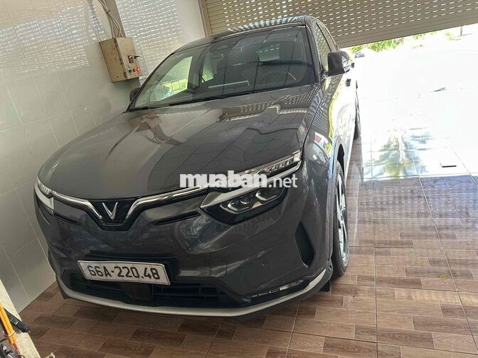 VinFast VF8 2023 Xám Điện