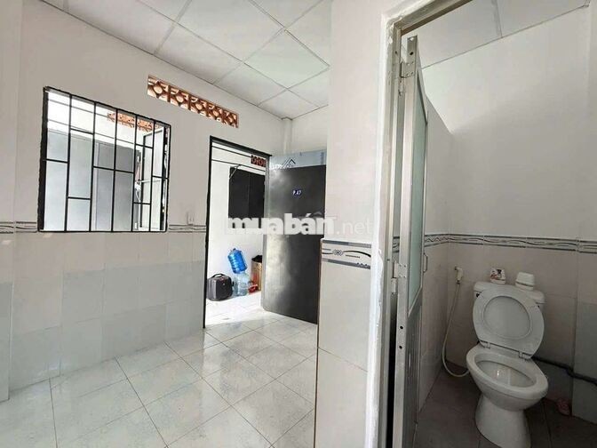phòng trọ giá rẻ 5p đi bộ là tới đại học ufm, gần kcx tại Quận 7 