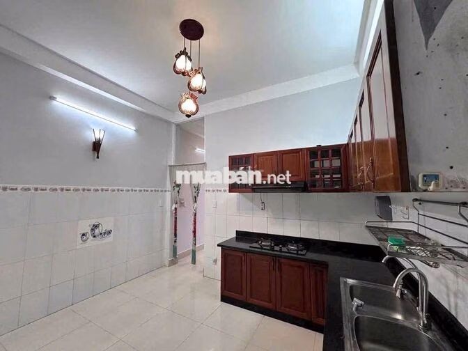 NHÀ 4X25. 3 LẦU. 3PN 3WC. HẺM XH. MÁY LẠNH.