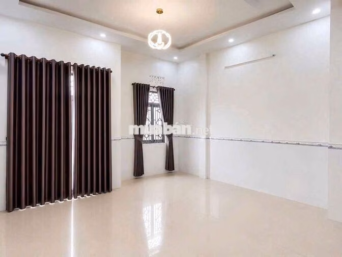 cho thuê nhà mới đẹp hẻm 233 Nguyễn Văn Cừ - có máy lạnh 