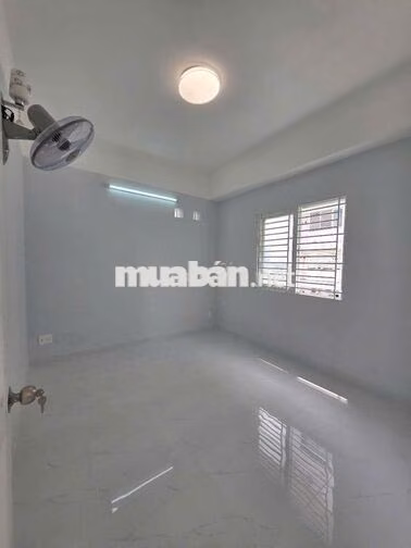 Cần bán căn hộ chung cư Phú Thọ, 2PN, nhà đẹp, đã có sổ hồng