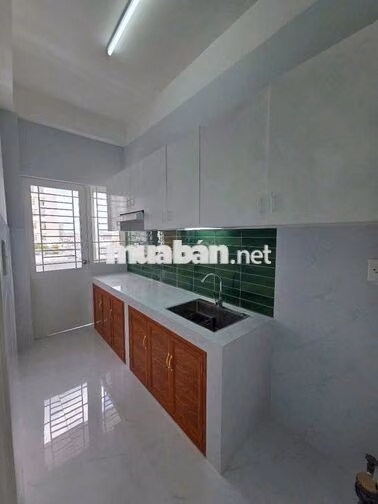 Cần bán căn hộ chung cư Phú Thọ Mặt tiền đường 