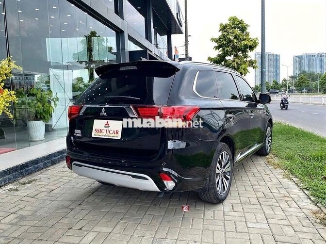 Mitsubishi Outlander 2.0 CVT 2023 Đen