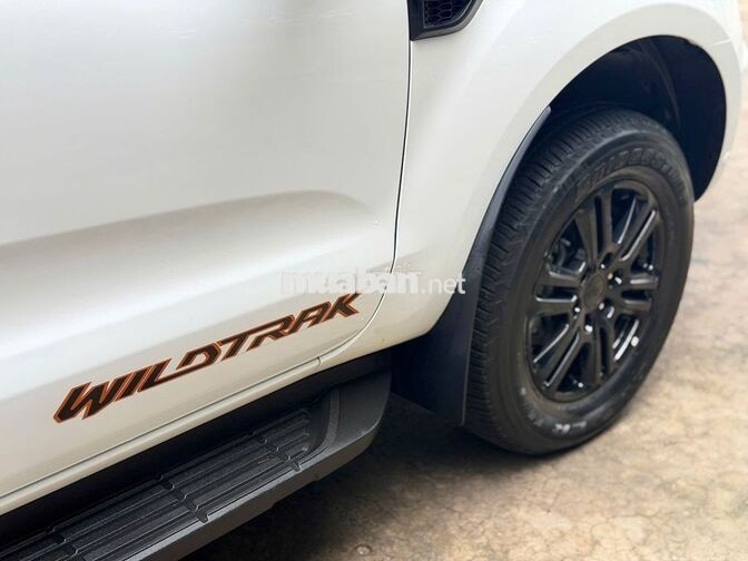 Ford Ranger Wildtrak 2022 màu trắng, bảo hành 2027