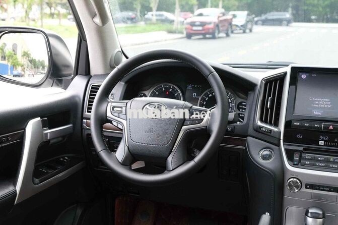 Toyota Land Cruiser 4.6 V8 2020 Trắng Chính Hãng