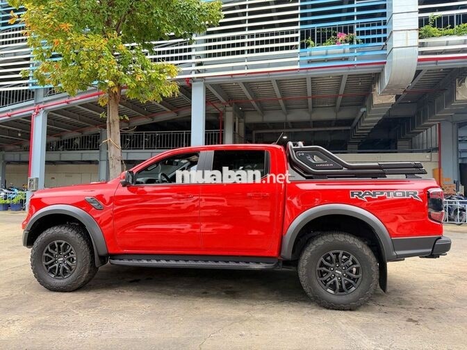 Raptor 2025 màu đỏ Cam, lướt 18 cây, vay 75%