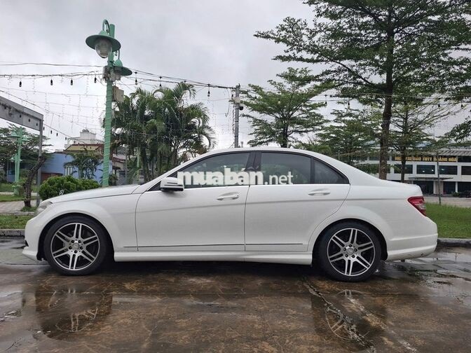 Mercedes C300 AMG W204 2010 Trắng Tự động