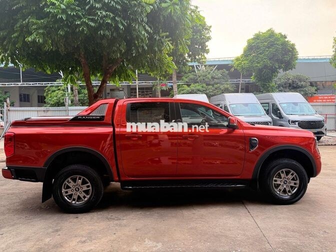 Ford Ranger 2023 4x2 RWD màu Đỏ Cam, bảo hành 2027