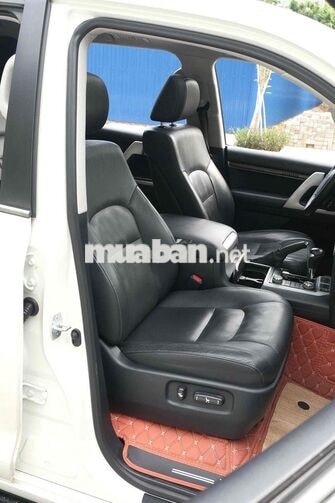 Toyota Land Cruiser 4.6 V8 2020 Trắng Chính Hãng