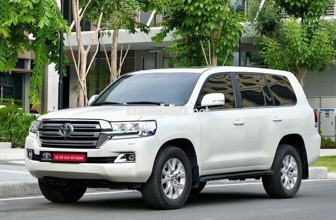 Toyota Land Cruiser 4.6 V8 2020 Trắng Chính Hãng