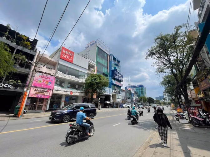 CHO THUÊ NHÀ MẶT TIỀN NGUYỄN GIA TRÍ | NGANG 8M | 4 TẦNG| GIÁ 220TR