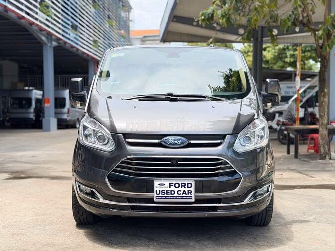 Ford Tourneo Limousine 2019 Bản cao cấp Xám