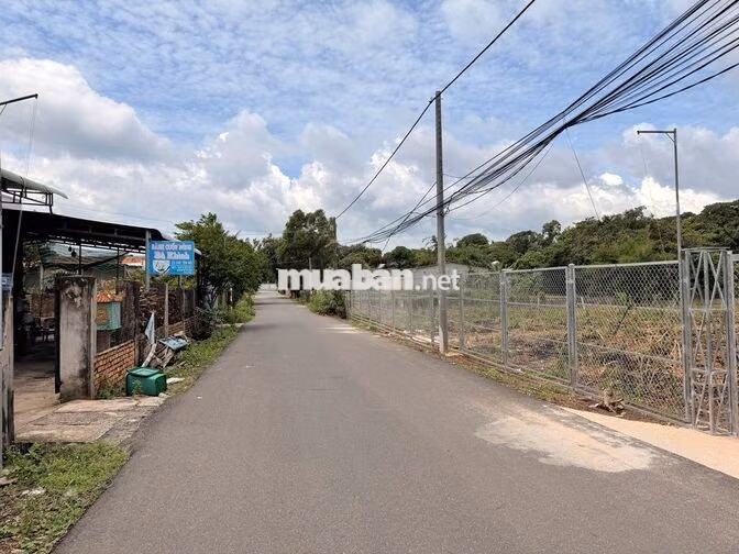 Bán Đất 21x40 có sẵn 100 m2 thổ giá 8.4 tỷ Xã Bưng Riềng