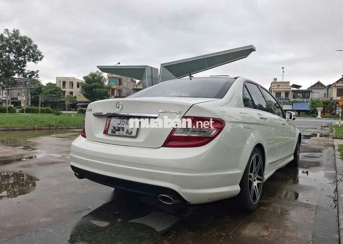 Mercedes C300 AMG W204 2010 Trắng Tự động