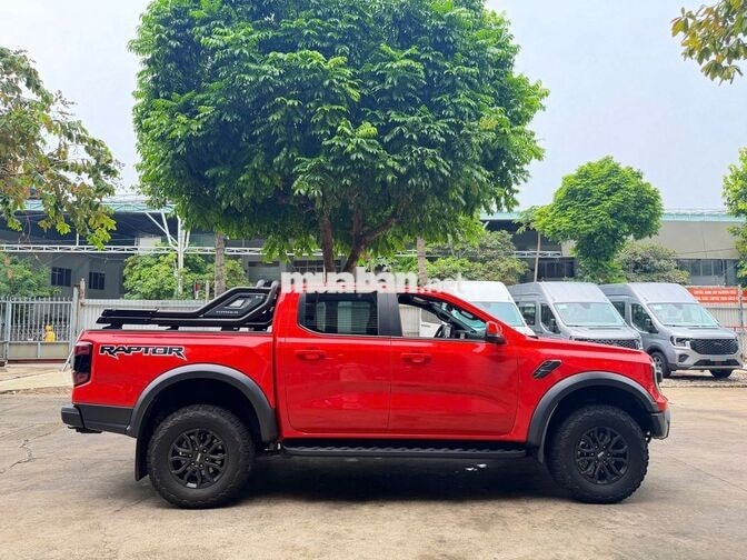 Raptor 2025 màu đỏ Cam, lướt 18 cây, vay 75%
