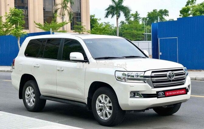 Toyota Land Cruiser 4.6 V8 2020 Trắng Chính Hãng