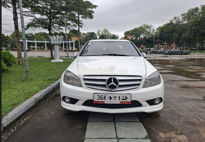 Mercedes C300 AMG W204 2010 Trắng Tự động