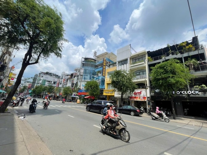 CHO THUÊ NHÀ MẶT TIỀN NGUYỄN GIA TRÍ | NGANG 8M | 4 TẦNG| GIÁ 220TR