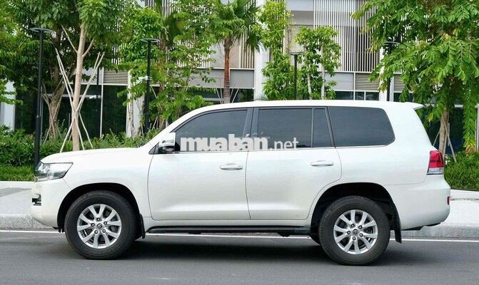 Toyota Land Cruiser 4.6 V8 2020 Trắng Chính Hãng