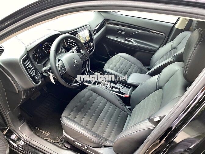 Mitsubishi Outlander 2.0 CVT 2023 Đen