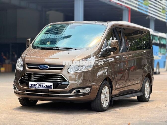Ford Tourneo Limousine 2021 Bản cao cấp Nâu