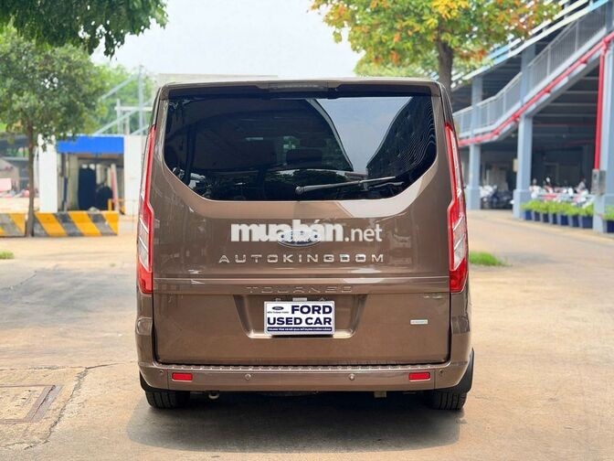 Ford Tourneo Limousine 2021 Bản cao cấp Nâu