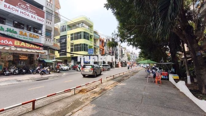 Mặt tiền khu phố Nhật Phạm Viết Chánh
