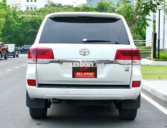 Toyota Land Cruiser 4.6 V8 2020 Trắng Chính Hãng