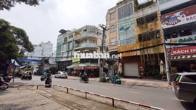 Mặt tiền khu phố Nhật Phạm Viết Chánh
