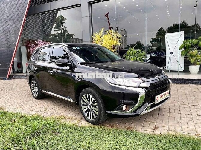 Mitsubishi Outlander 2.0 CVT 2023 Đen