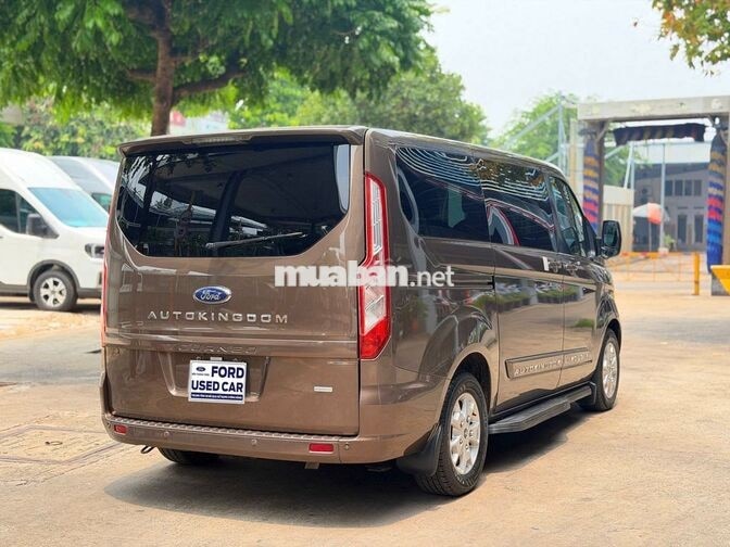 Ford Tourneo Limousine 2021 Bản cao cấp Nâu
