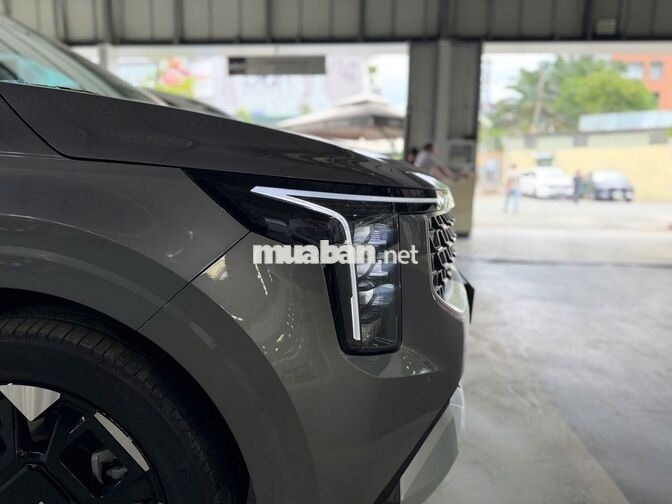 Kia New Carnival Luxury 8 chỗ 2025 Mới 100%