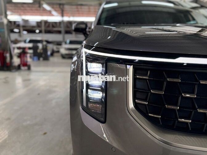 Kia New Carnival Luxury 8 chỗ 2025 Mới 100%